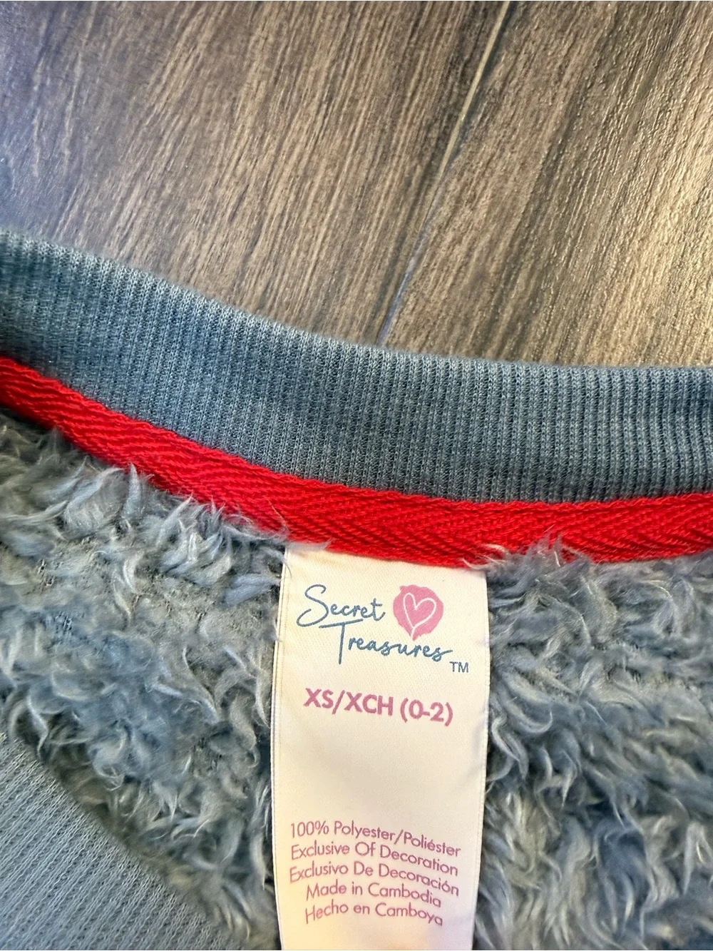 Secret Treasures Gray Fleece Pajama Top with Red Hot Cocoa Mug